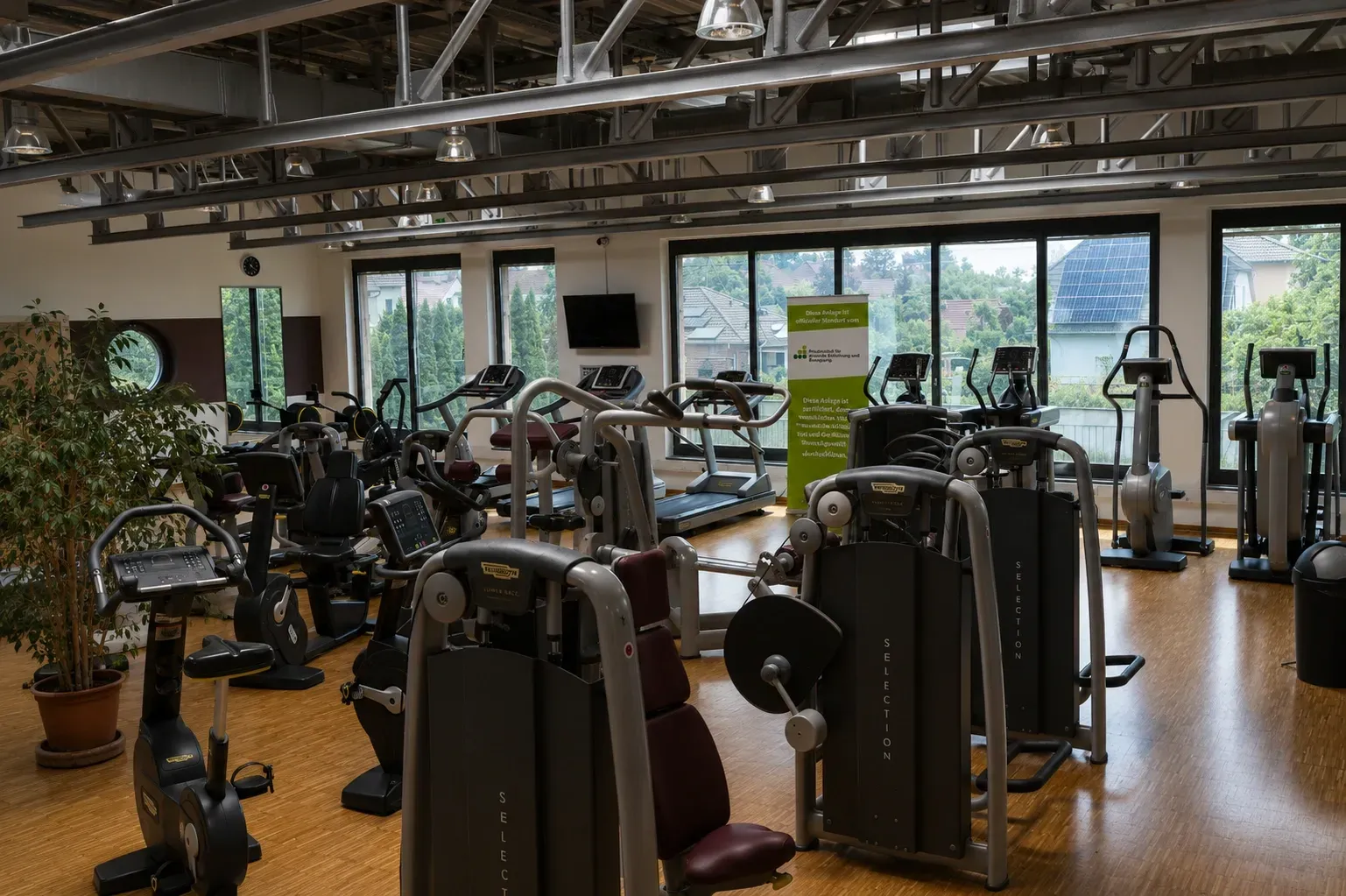 Gerätetraining im AZUR Fitness & Wellness Groitzsch nahe Zwenkau